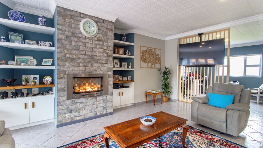 4 Bedroom Property for Sale in Yzerfontein Rural Western Cape